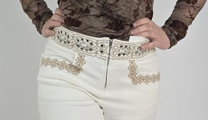 Białe jeansy damskie wide leg haft ażurowy pas - obrazek 2